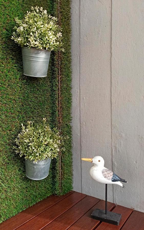 Apartment At The *